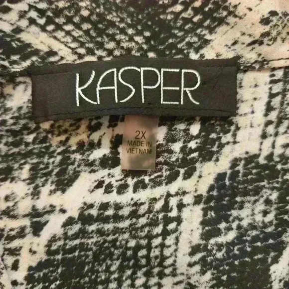 Kasper Womens Plus Phython Print Long Sleeve Blouse Black White Size 2X - Picture 5 of 6